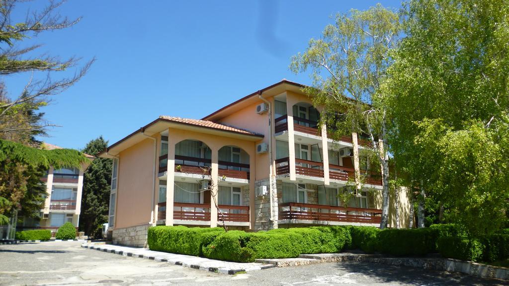 Ahilea Hotel - Free Pool Access Balchik Eksteriør billede