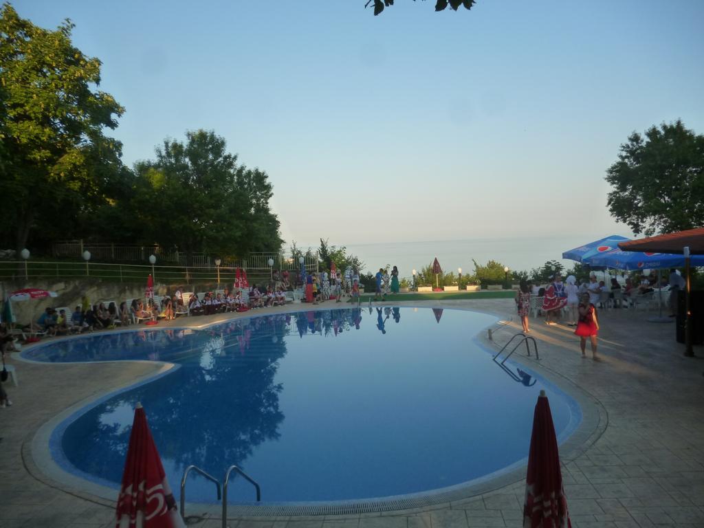 Ahilea Hotel - Free Pool Access Balchik Eksteriør billede