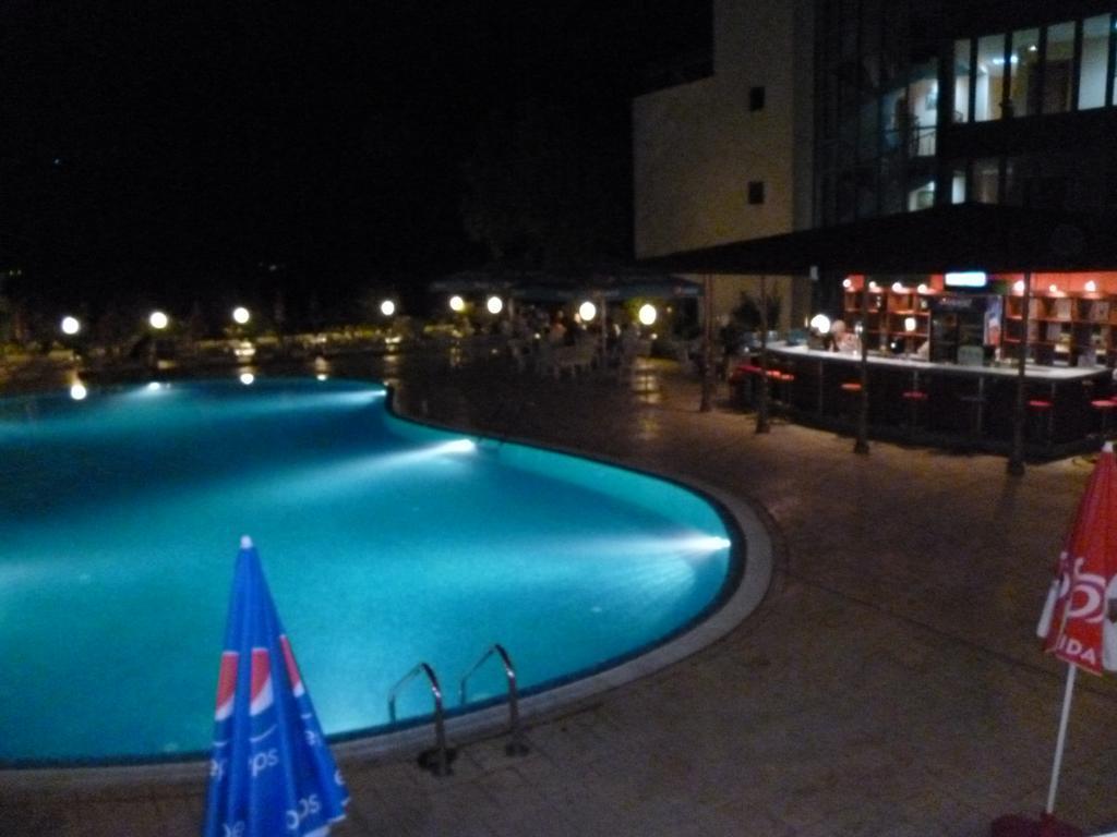 Ahilea Hotel - Free Pool Access Balchik Eksteriør billede