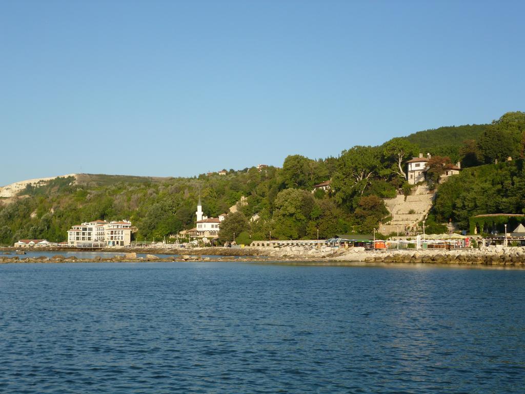 Ahilea Hotel - Free Pool Access Balchik Eksteriør billede