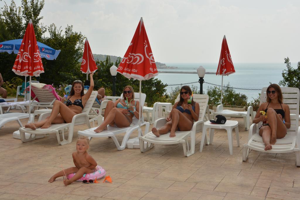 Ahilea Hotel - Free Pool Access Balchik Eksteriør billede