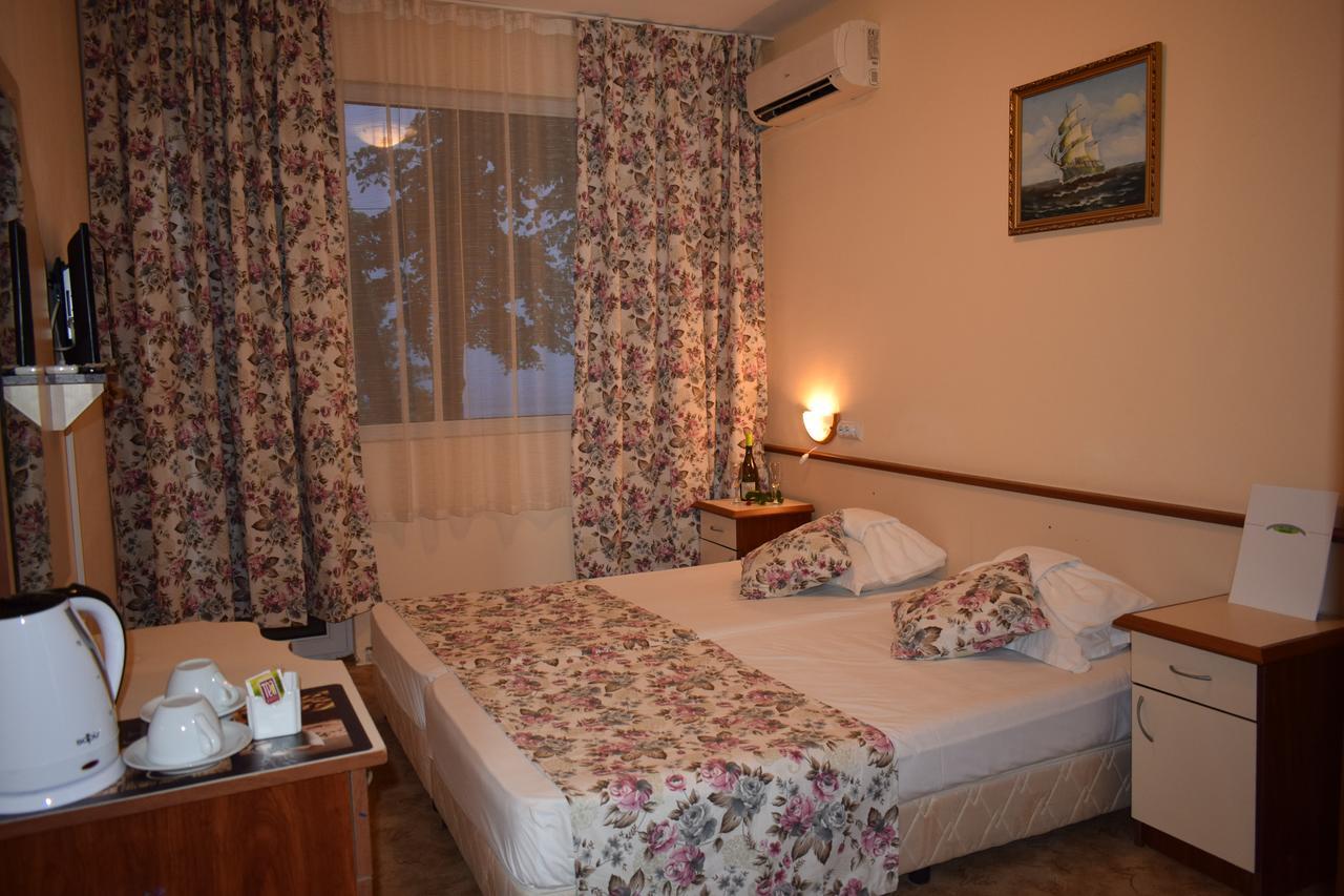 Ahilea Hotel - Free Pool Access Balchik Eksteriør billede