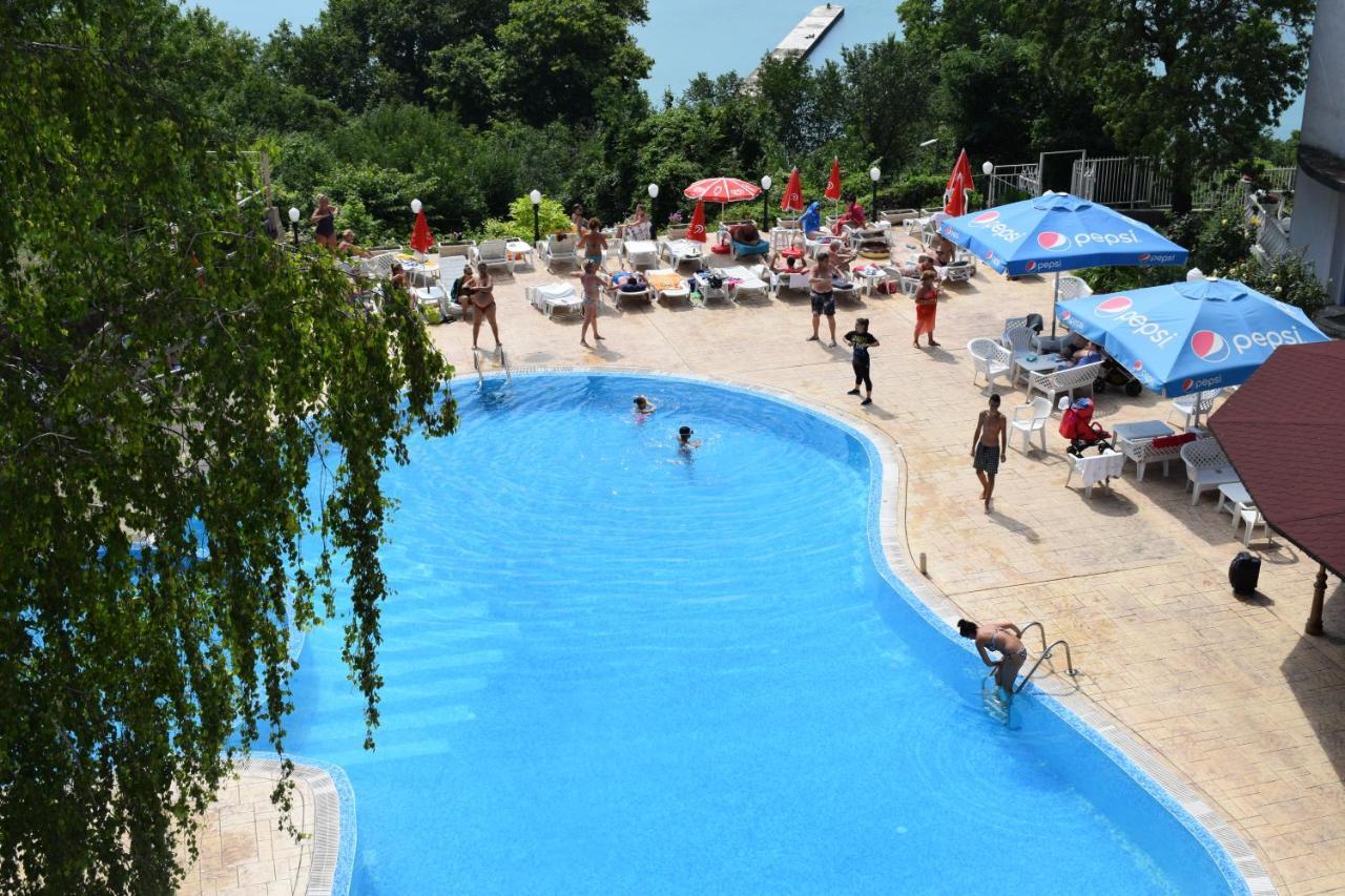 Ahilea Hotel - Free Pool Access Balchik Eksteriør billede