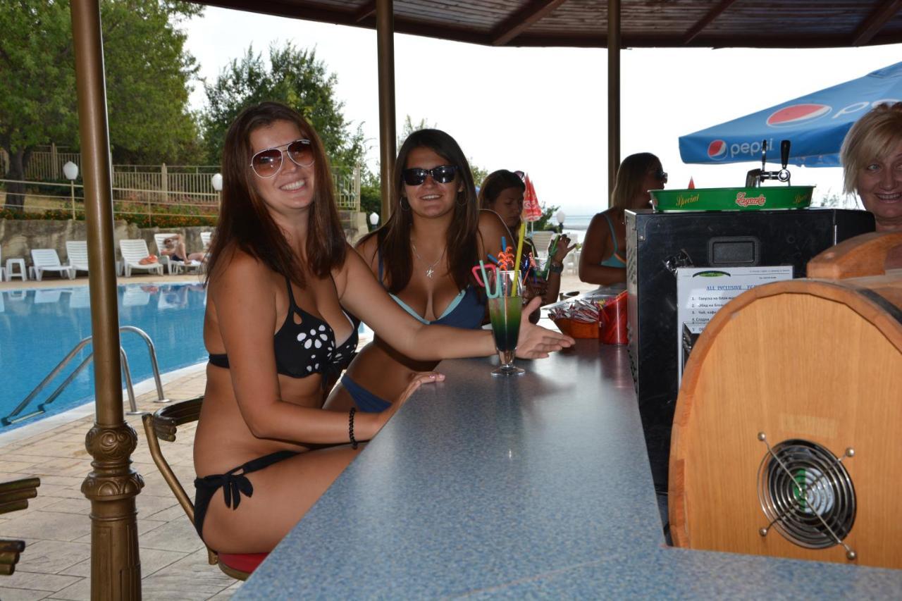 Ahilea Hotel - Free Pool Access Balchik Eksteriør billede
