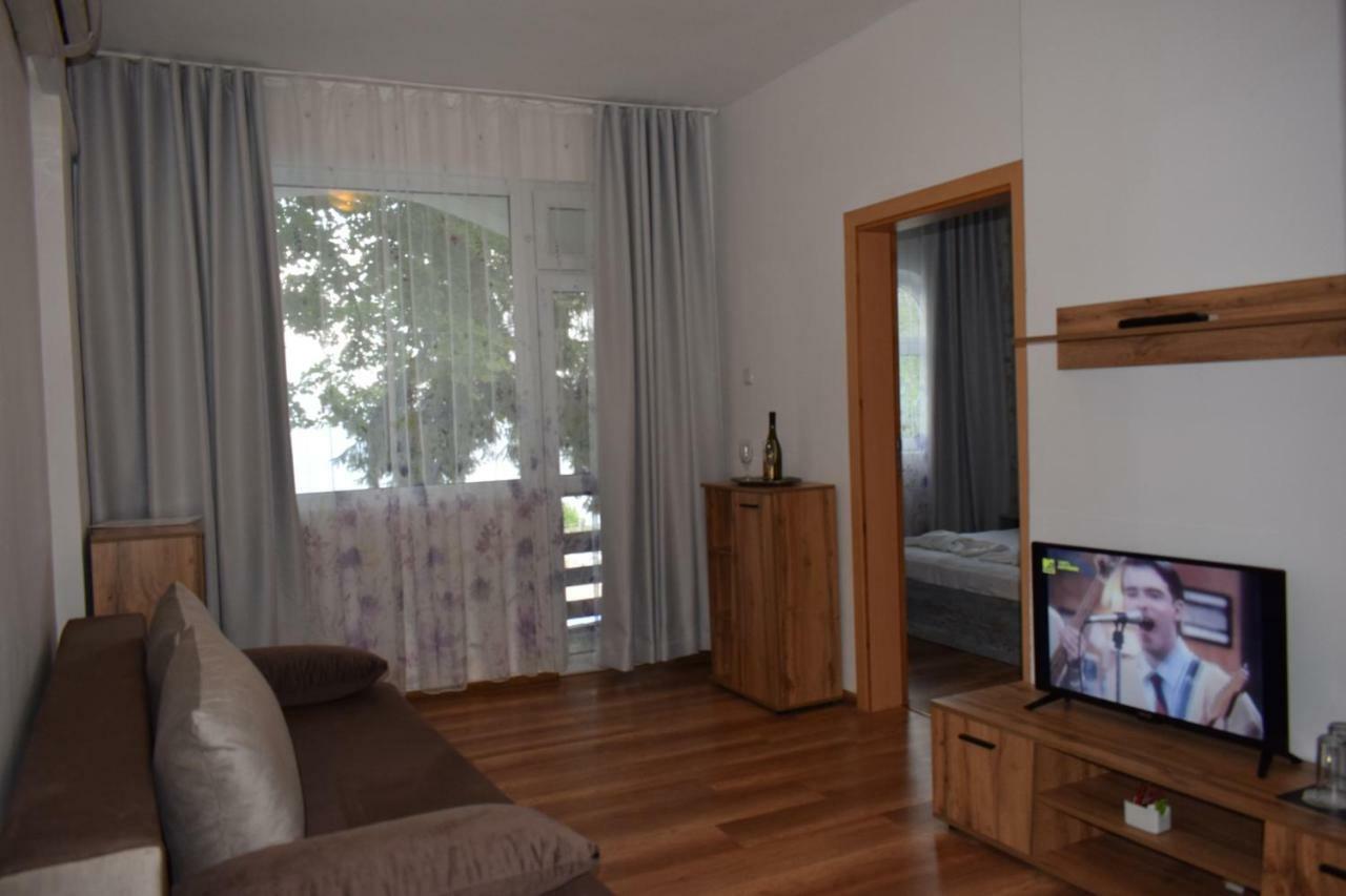 Ahilea Hotel - Free Pool Access Balchik Eksteriør billede