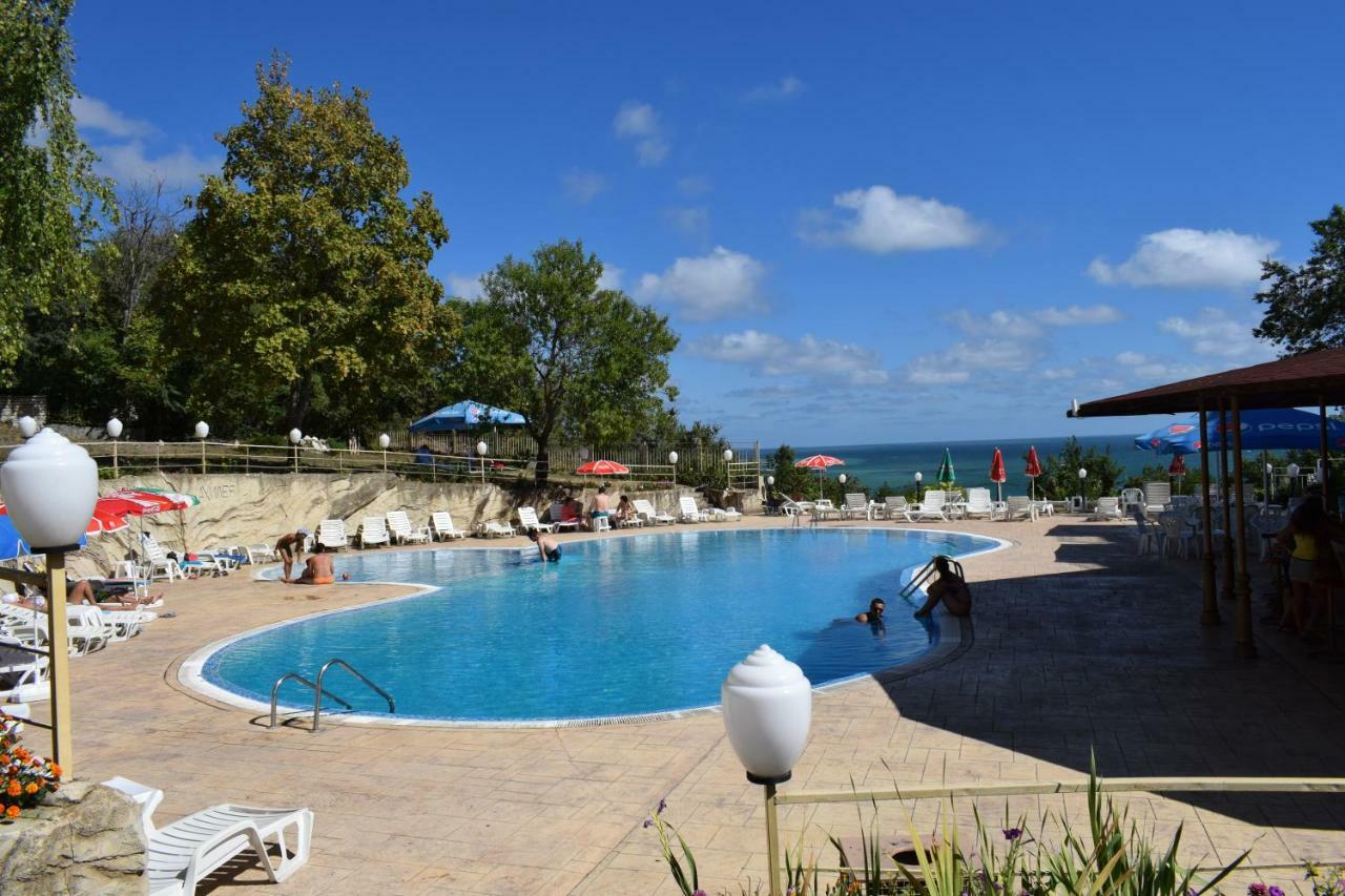 Ahilea Hotel - Free Pool Access Balchik Eksteriør billede