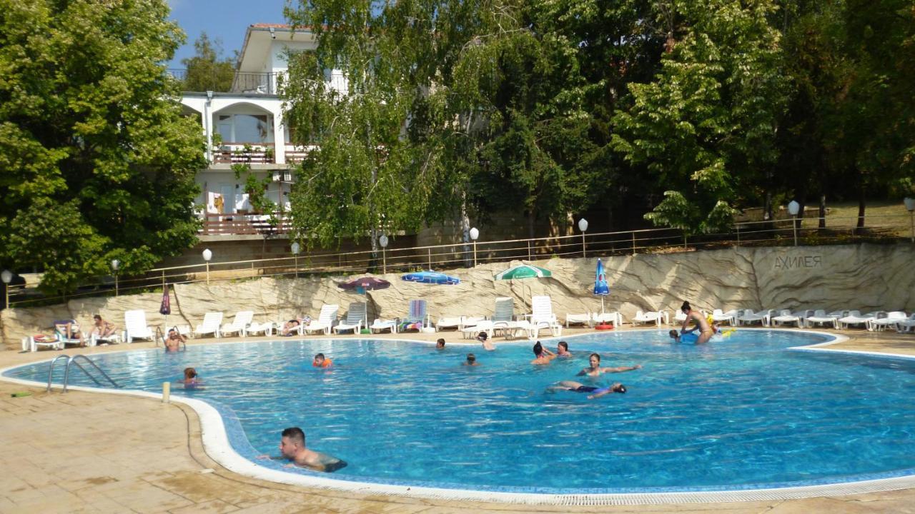 Ahilea Hotel - Free Pool Access Balchik Eksteriør billede